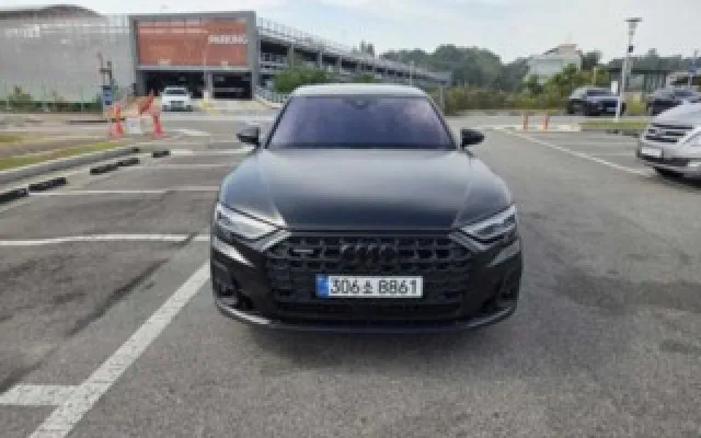 A8 (D5) 55 TFSI 콰트로 LWB